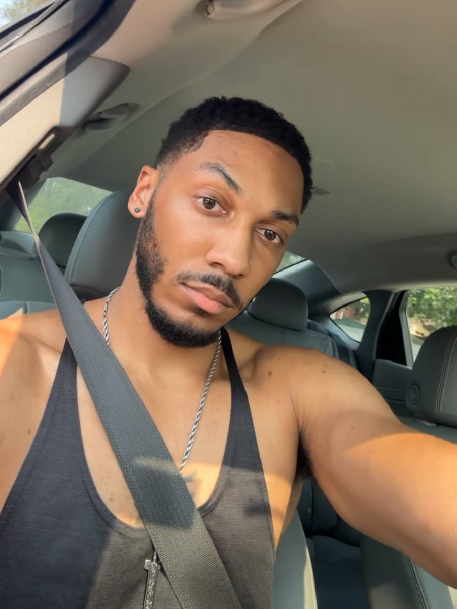 Leon S. Kennedy tweet media