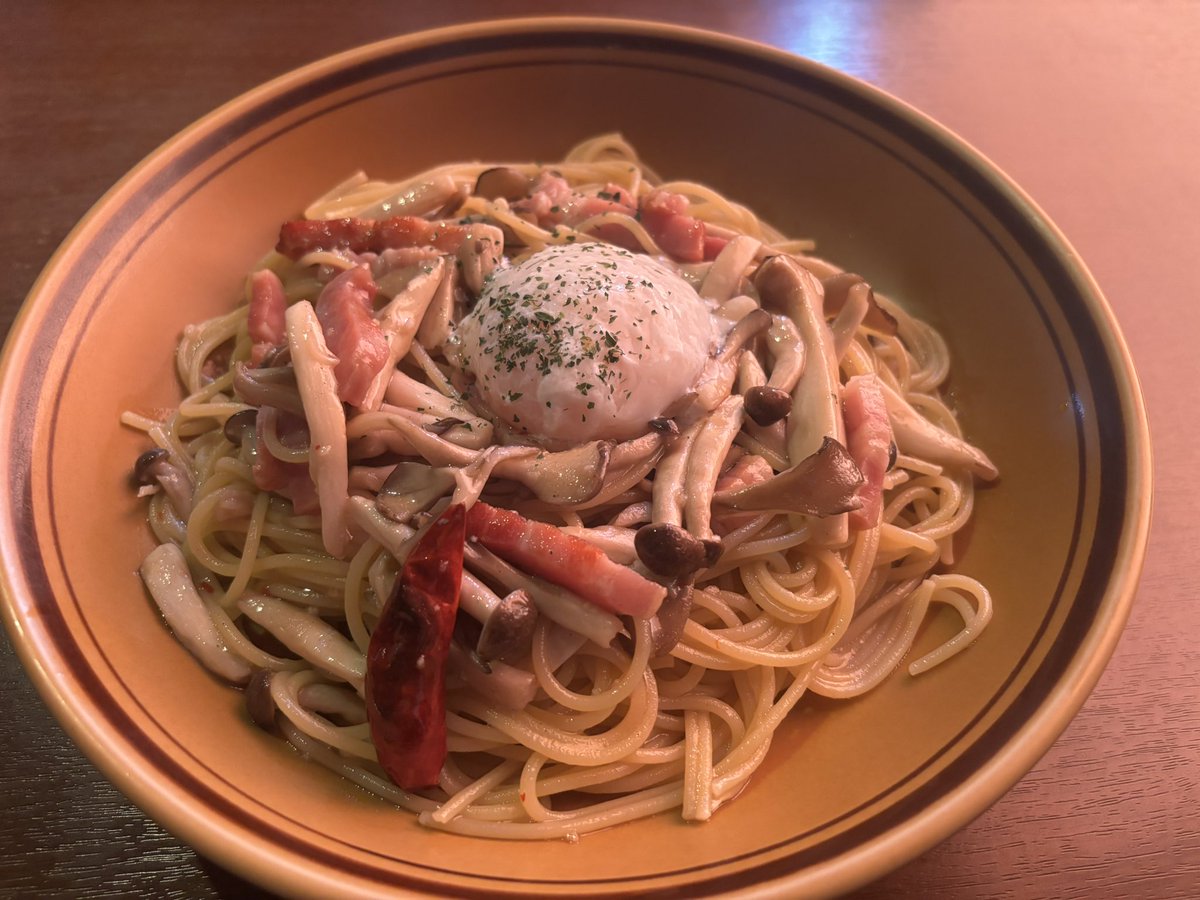 crosslove13's tweet photo. リロリン村でぺぺたまを美味しく頂きました。
#バスタ 
#チロリン村 
#ぺぺたま https://t.co/FozWuNvfGF