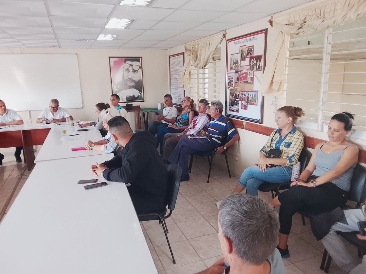 En una jornada de diálogo muy fructífero, directivos de la Empresa #GeocubaON sostuvimos un enriquecedor encuentro con los trabajadores de la Base de Apoyo y la Agencia Provincial Holguín. El intercambio  es fundamental para fortalecer la unidad del colectivo. #Cuba