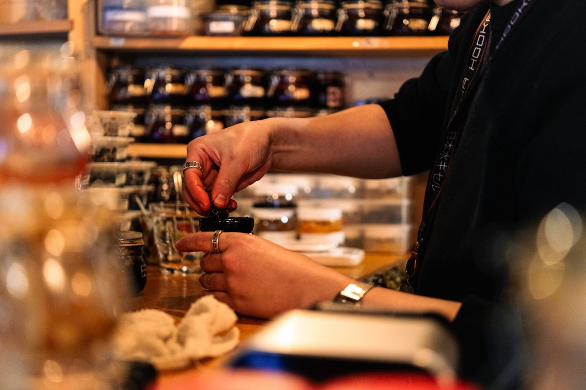 おーぷん
13時~29時☀️

暖かくて過ごしやすい日ですね🌞
最寄駅に梅の花が咲いていて春を感じました🌸

今日のオススメは…
🍇グレープガム🍇

本日も沢山のご来店
お待ちしております‼️

staff
じょー
なな