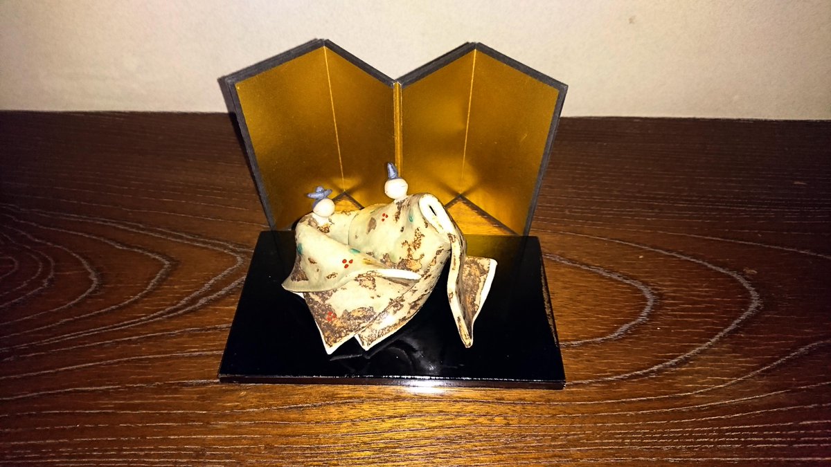 Setting up some miniature doll displays in some of the guest rooms in preparation for Hina Matsuri.