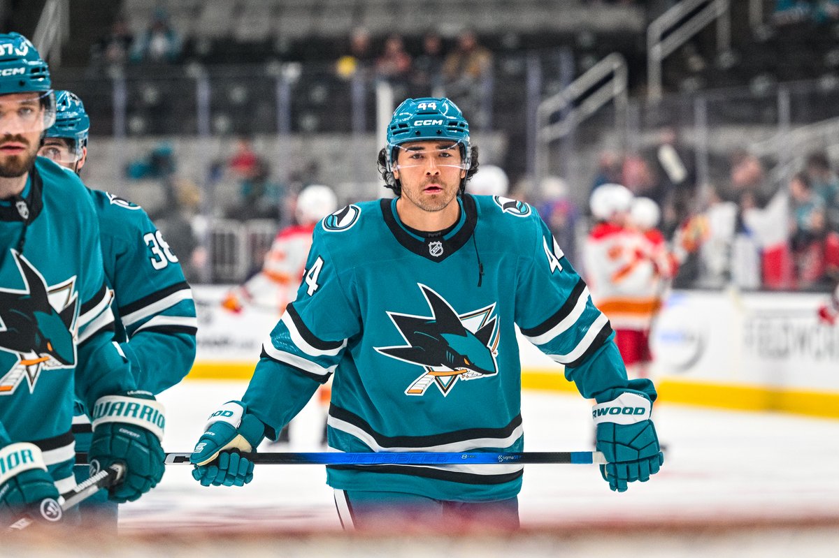 Sheng_Peng's tweet image. Welcome to San Jose, Kiefer!

Kiefer Sherwood makes his #SJSharks home debut, great pics by @hockeyshots!