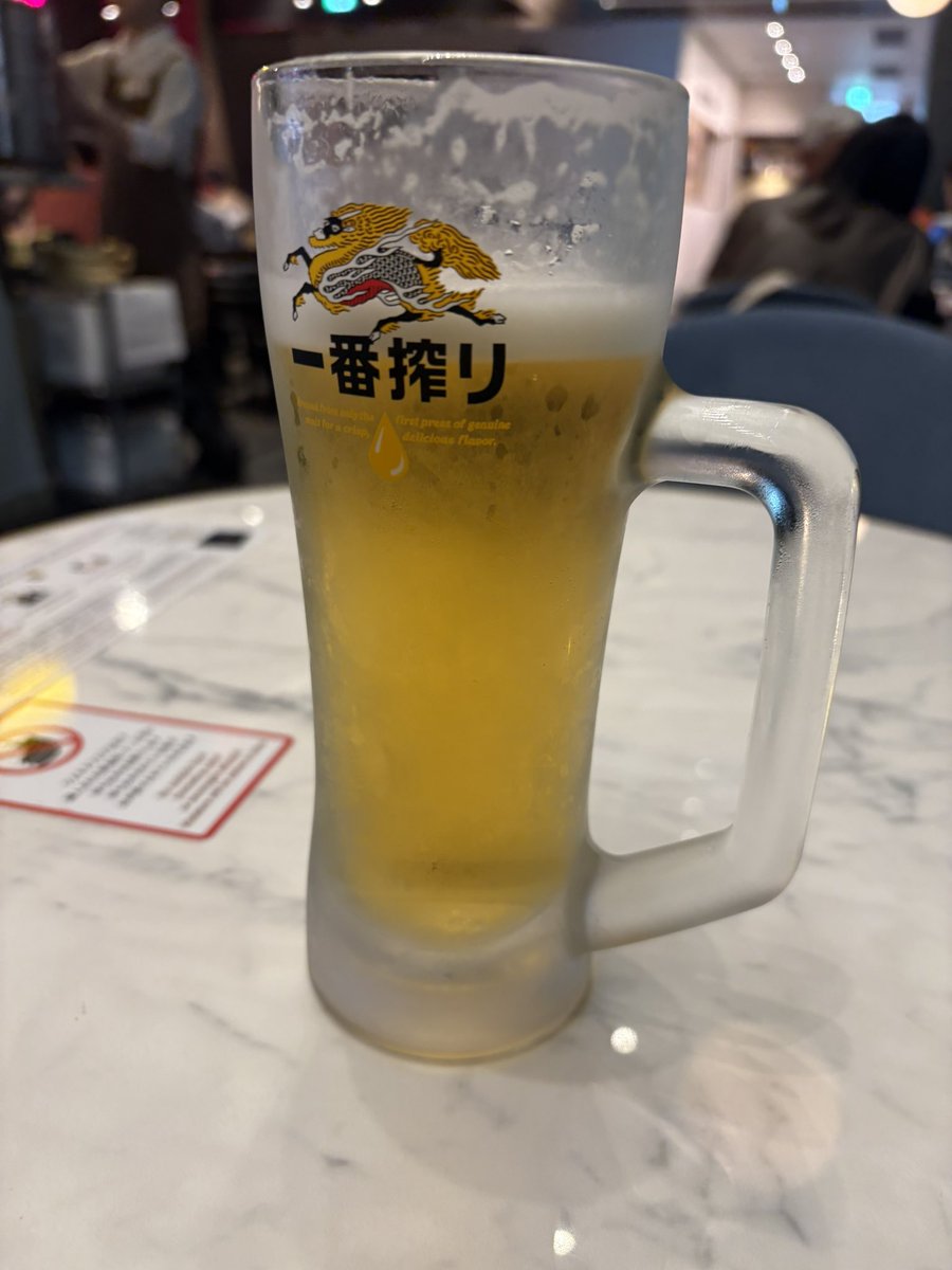 wqw_u's tweet photo. 学会を午前中で終えて、平日の昼から飲むビールは最高に美味い🥹 https://t.co/XYEAAwKCVv