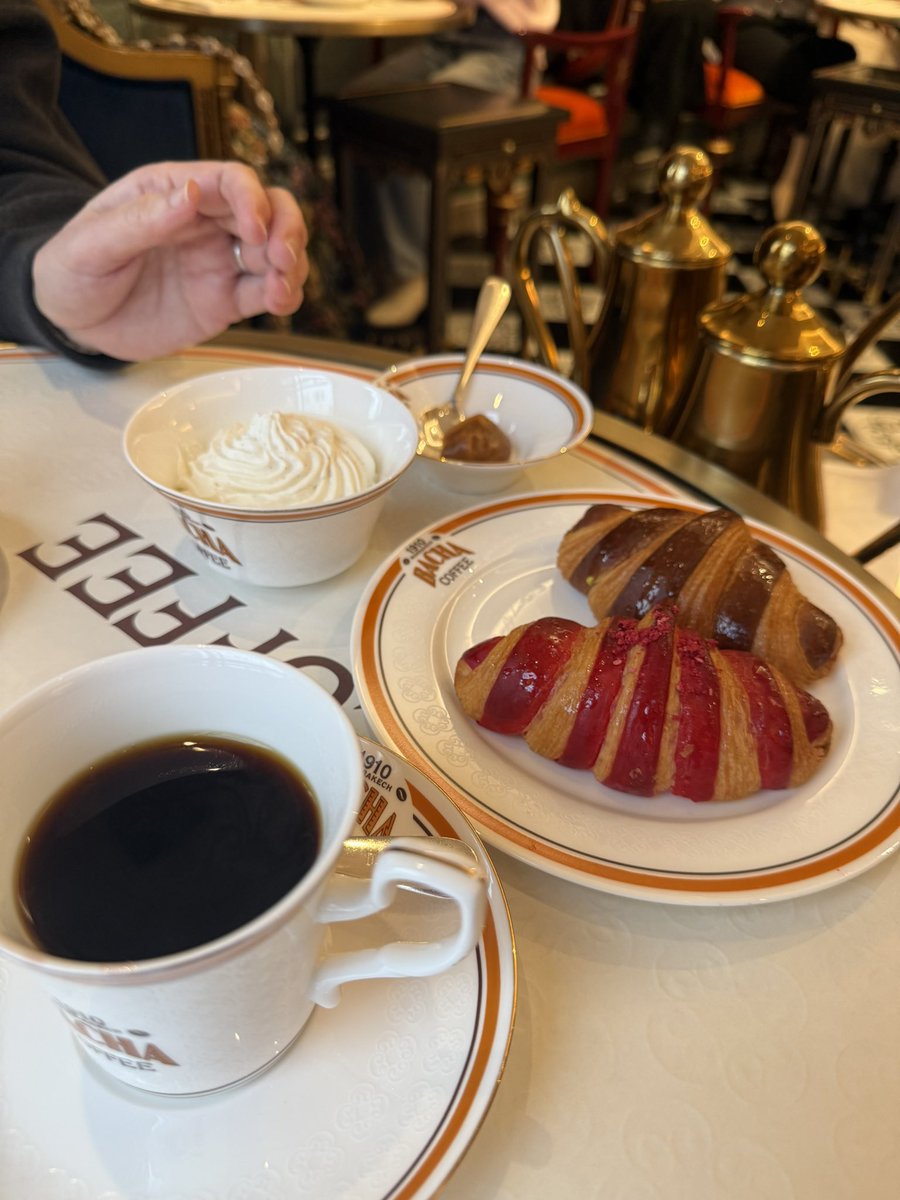 marukoblog1's tweet photo. 話題のBACHA coffeeに行ってきたよん☕️9時すぎにいって、11時開店の予約とれた！
シンガポールでも経験したけど、まあ美味しいけど高い笑😆 https://t.co/Myp3D5T6ZB