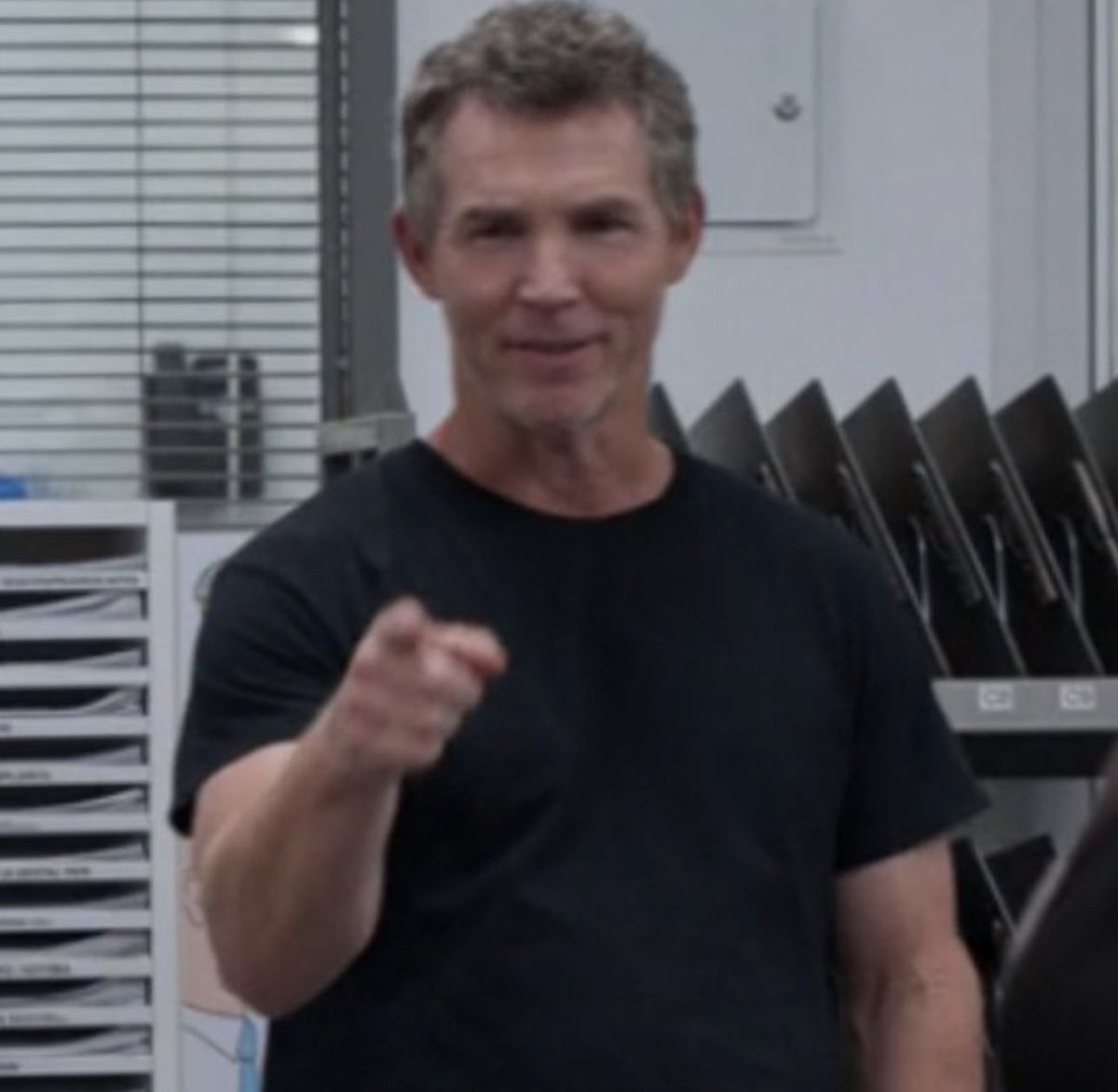 bro was REAL excited to see that fax machine #thepitt