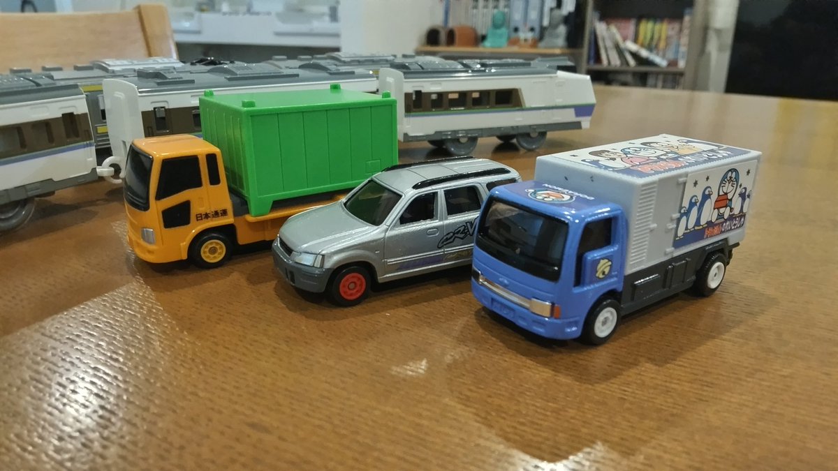 今日のモータートミカ 去年は33Rが3台（ミッドナイトパープル