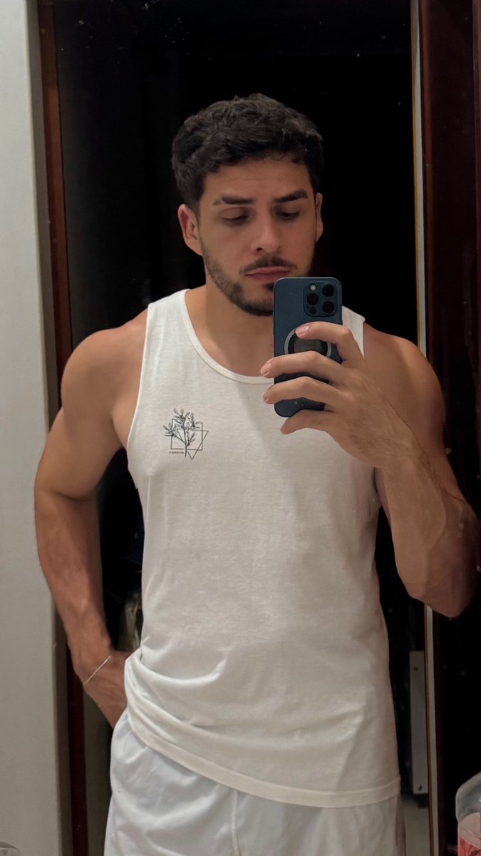 caiooooh tweet media