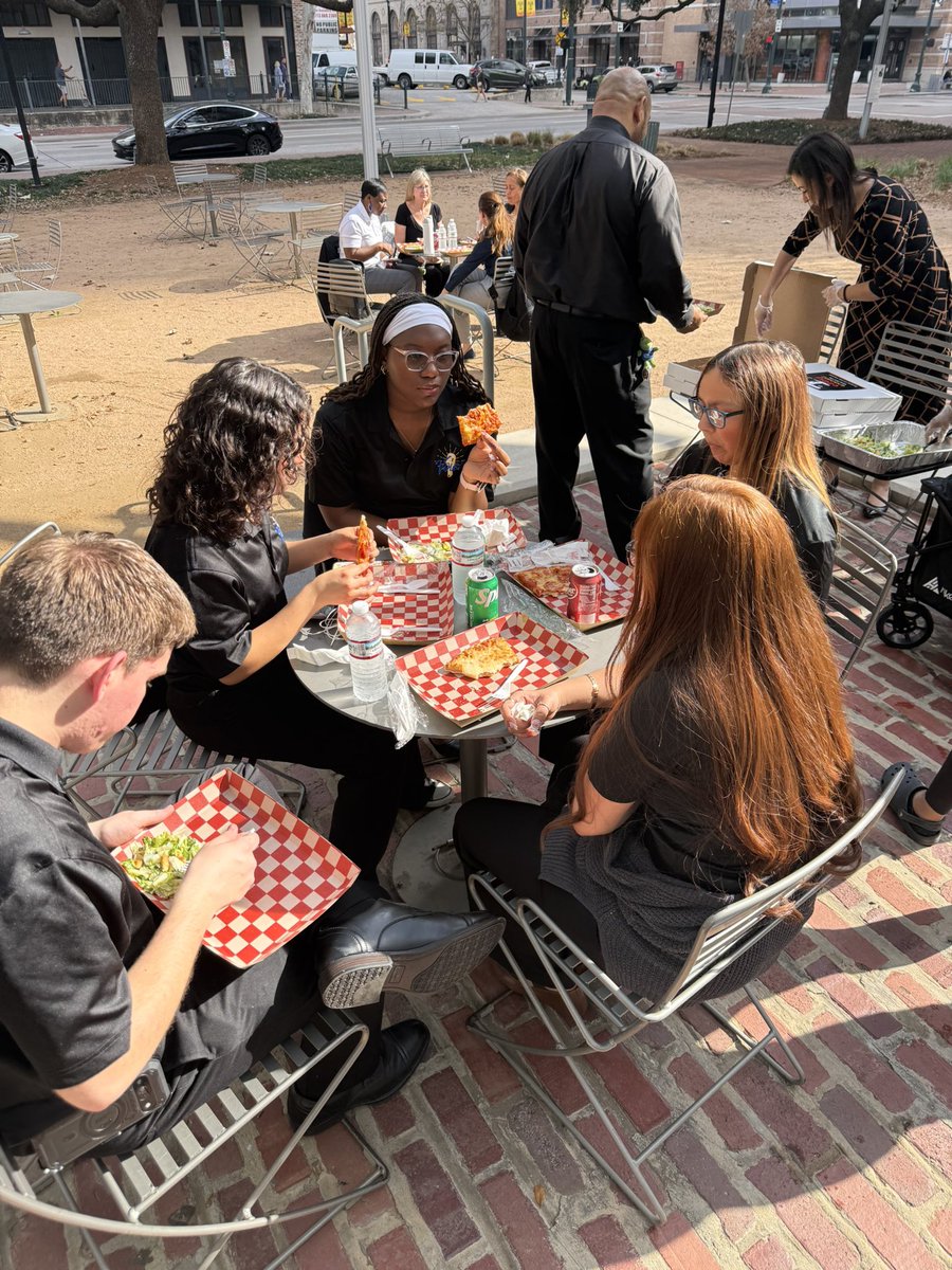 tchill_'s tweet image. We appreciate our amazing @NutritionCISD team for providing a delicious meal for The Voice downtown picnic today! Our students enjoyed every minute of connecting, reflecting, and building community over a great meal.
#WeAreChannelview