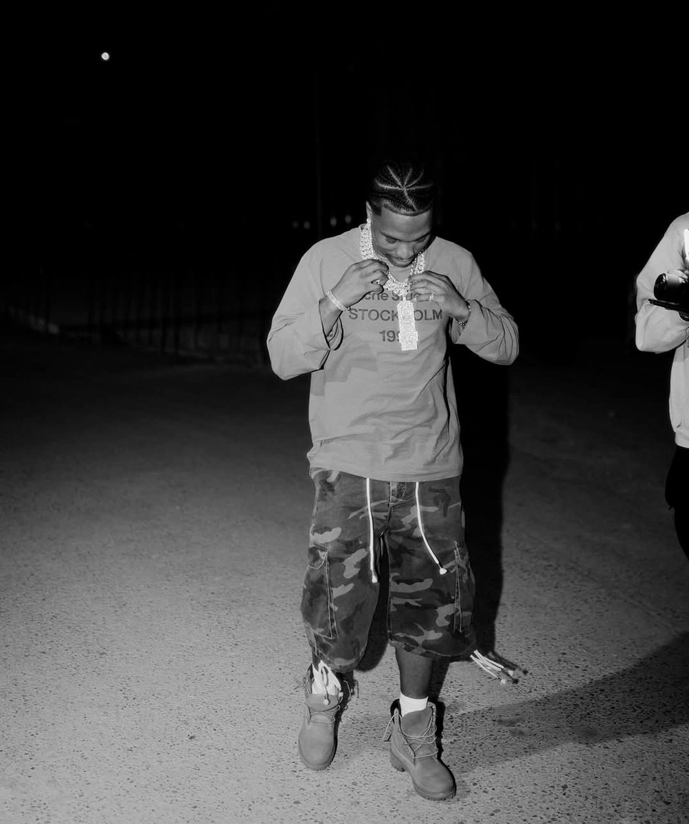 whereswham tweet media