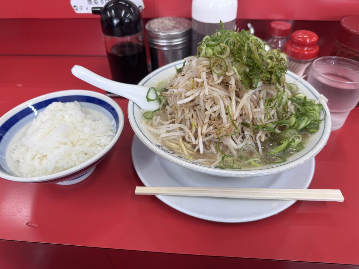 Dash_Ryu's tweet photo. コルちゃんはガス欠間近なのに自分は満タン https://t.co/nmEKsqudpY