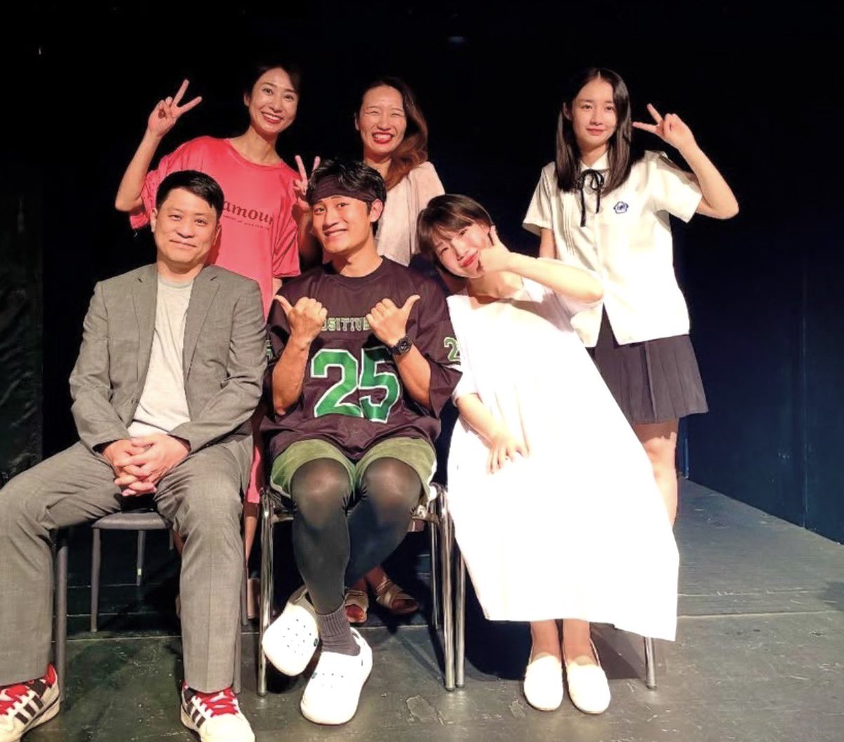 jieunithinker's tweet photo. more pics of jieun from behind the scenes of the play ‘Ink of Time’ https://t.co/WSUCepYWpt