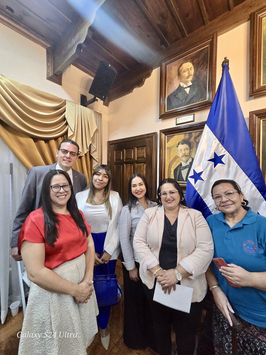 KelvinAguirre18's tweet photo. Agradezco al presidente del @Congreso_HND  @TommyZambranoM, al Vicepresidente Roy Cruz  y a su gran equipo  por su apertura, disponibilidad y atenciones para recibir a los estudiantes de Derecho de la @UNAHoficial , en un ejercicio de acercamiento entre las instituciones del Estado y la academia.

Un Congreso de puertas abiertas, con enfoque educativo, fortalece la cultura cívica, el respeto institucional y la formación de profesionales con conciencia democrática.

Gracias por priorizar la educación y por abrir las puertas del Congreso a la academia, contribuyendo a una formación jurídica con sentido práctico y ciudadano.