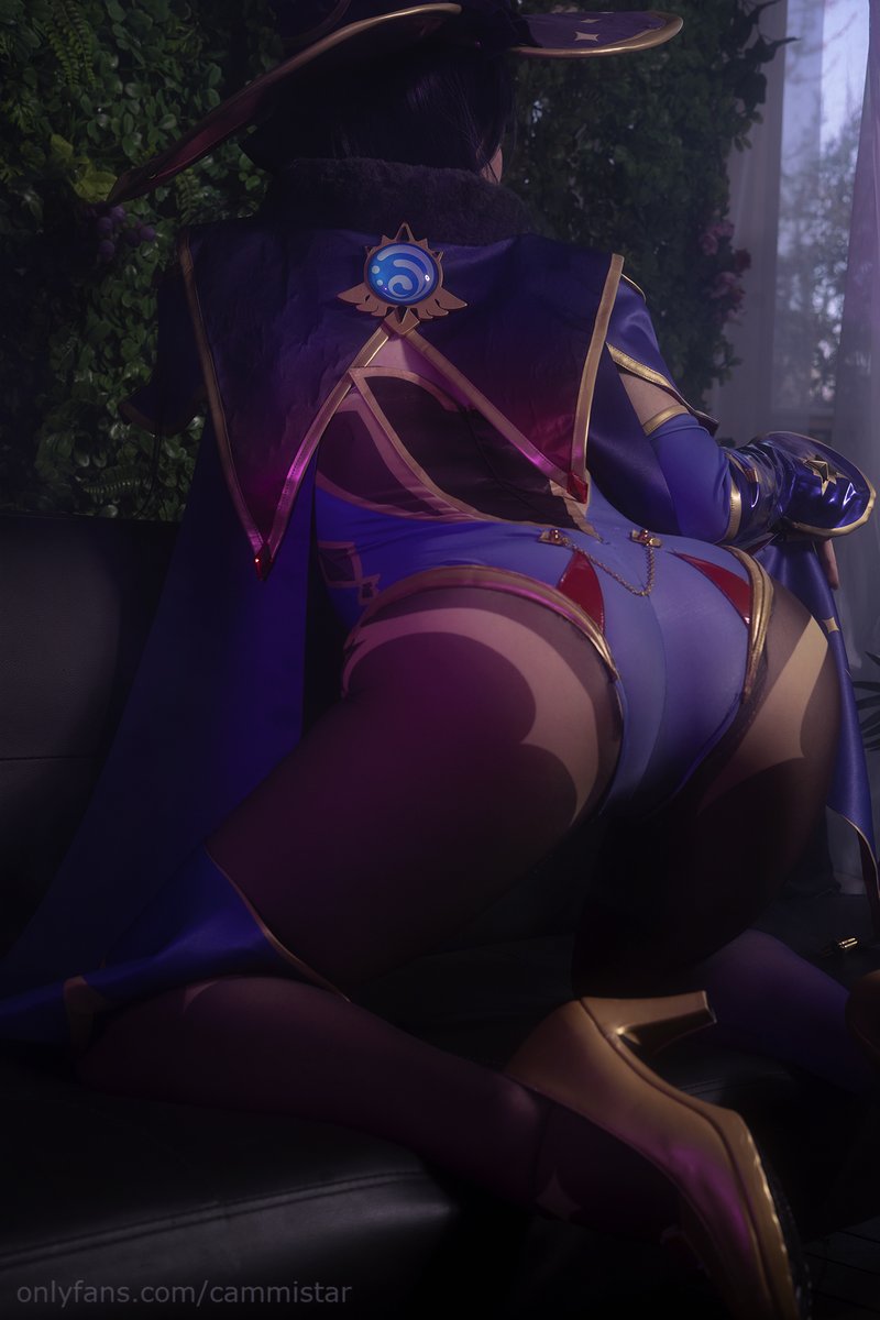 hmm i dont think enough of you reposted to earn nude pics yet... but you can have a tease of the booty 🍑