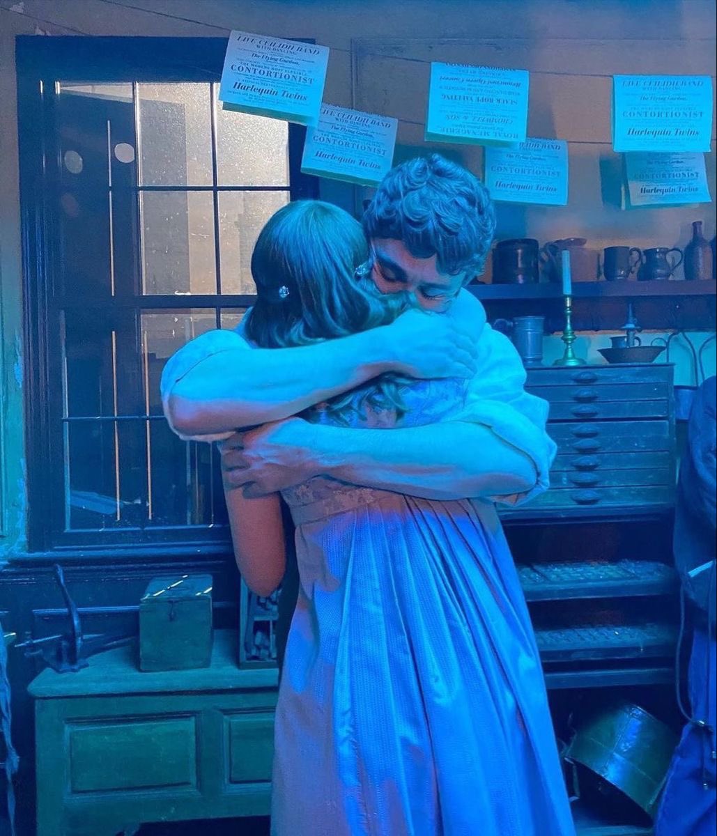 stardust_onyx's tweet photo. will forever mourn the potential romance of theloise 📚💙 claudia and calam you will get your show one day https://t.co/XygsPru7SB