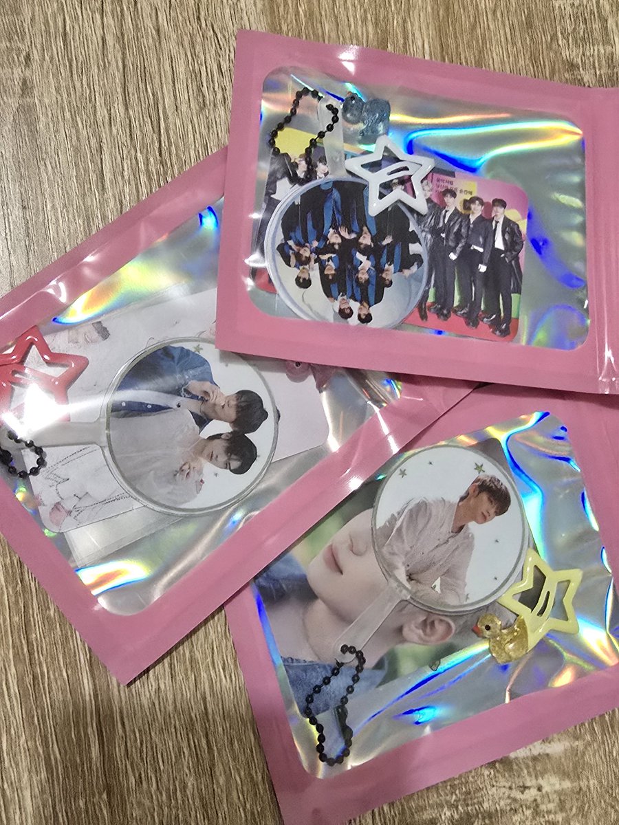 𝟐𝟎𝟐𝟔 𝐙𝐄𝐑𝐎𝐁𝐀𝐒𝐄𝐎𝐍𝐄 𝐖𝐎𝐑𝐋𝐃 𝐓𝐎𝐔𝐑
[𝐇𝐄𝐑𝐄 &amp; 𝐍𝐎𝐖] 𝐄𝐍𝐂𝐎𝐑𝐄 𝐈𝐍 𝐒𝐄𝐎𝐔𝐋

various fanmade goodies in a pack!
미니 우치와 &amp; 포카 팩

날짜 : 3/14 (3/13 + 3/15 TBD)
♡ 수량 : 각일 ~50개
♡ 시간/장소 : 당일 타래로 공지
♡ 인증: RT + Like

#ZEROBASEONE