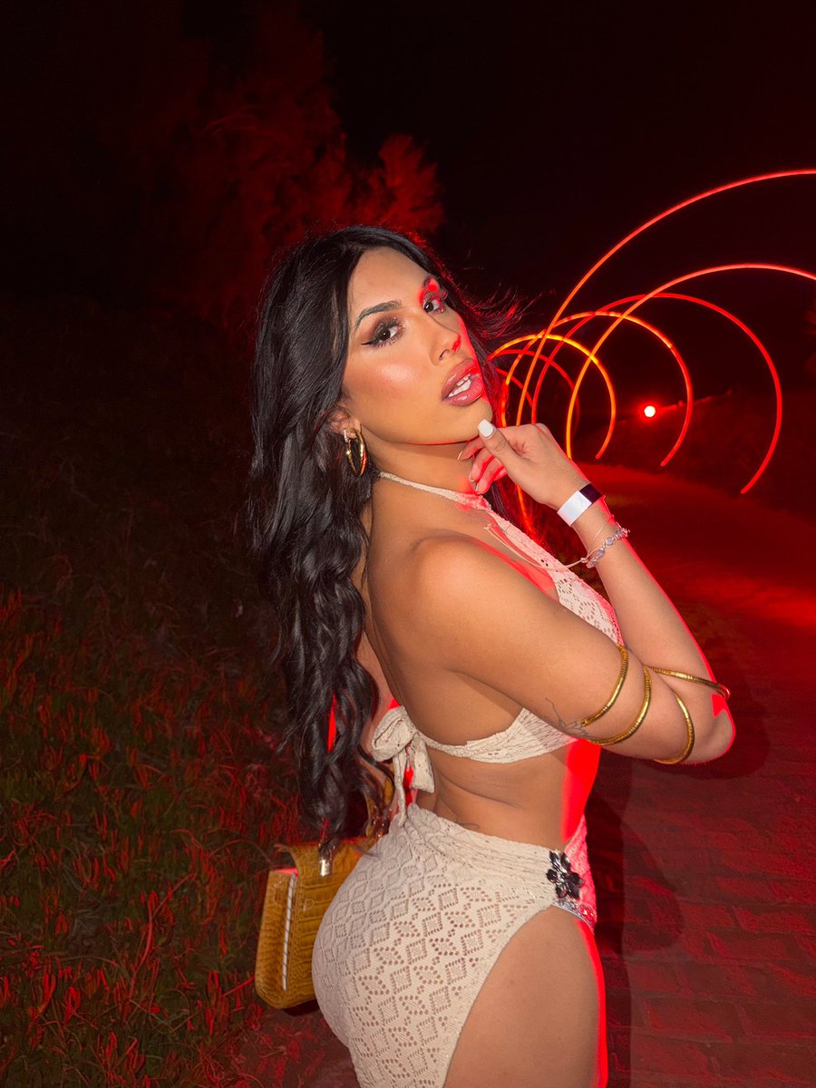 TURNS TS💋 tweet media