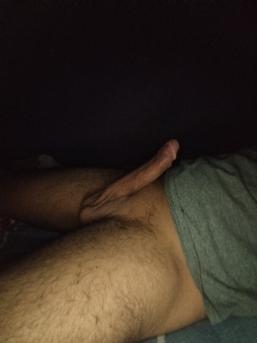 SaltenaV's tweet photo. @sr_sra_pato Acostado esperando que me dé sueño jaja https://t.co/0wTjwyZGfj