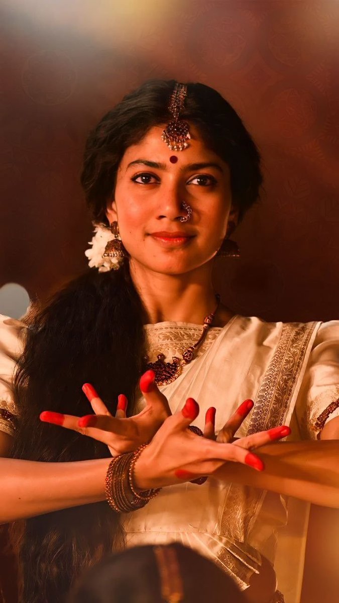 Can #RashmikaMandanna be an alternate Sita in #Ramayana ⁉️
#SaiPallavi