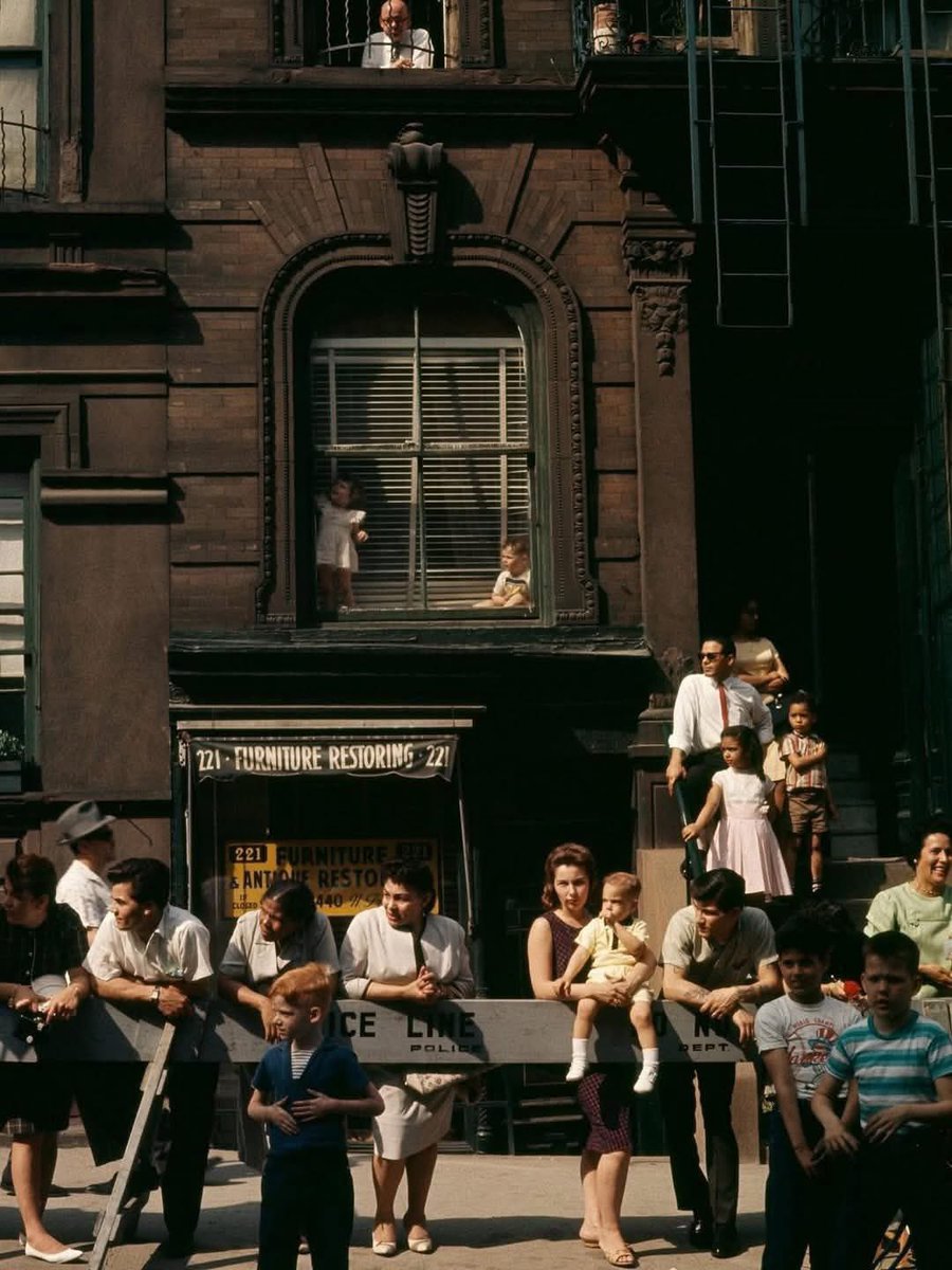 Bystanders, Manhattan.
Año 1963.

Joel Meyerowitz