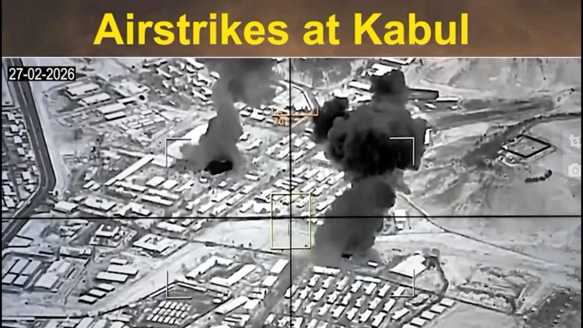 Pakistani Defense Minister Khawaja Muhammad Asif said that the country was in an ‘open war’ with neighboring Afghanistan, as tensions escalated overnight, with both sides reporting heavy losses reut.rs/4aDG9kP