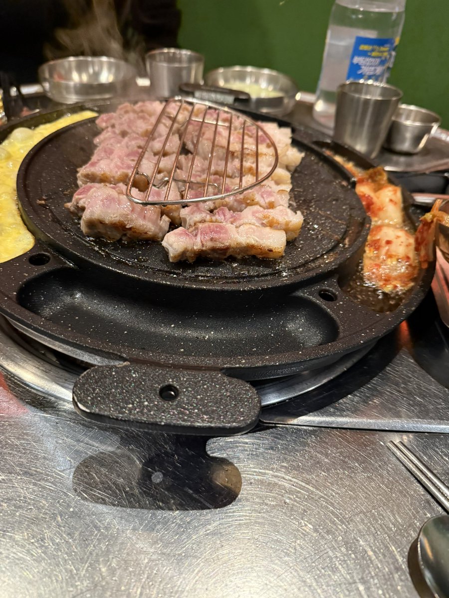 coinfirs's tweet photo. 401정육식당 굿 https://t.co/7os7M99cDv