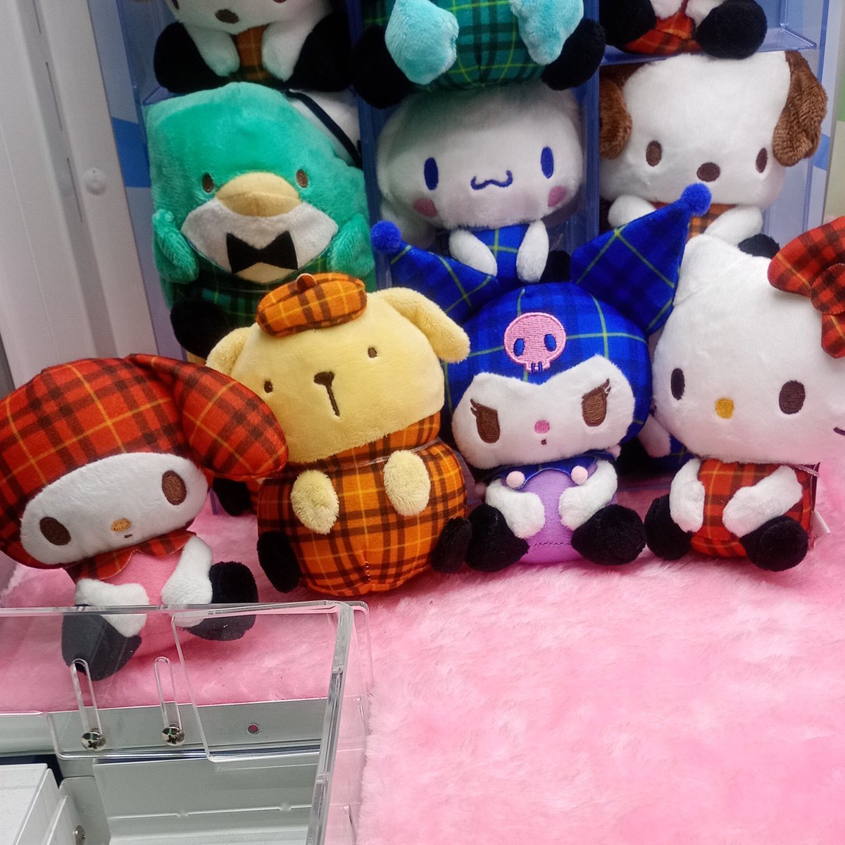 本日より、こちらの景品フロアに展開されております✨️ #ラウンドワン