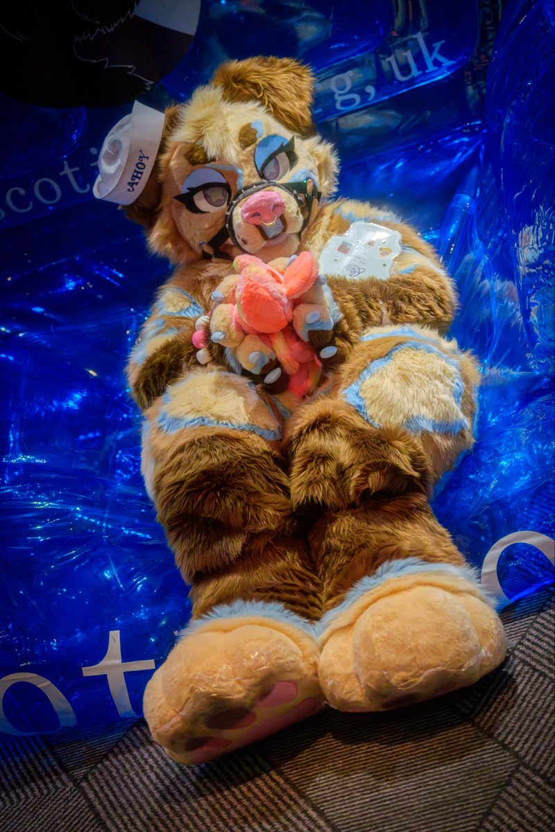 _mochipup's tweet photo. Headed to the Canary Islands 🐠 Hoping to see some fishies!! 🐢🐳

�� @TechWolfPhotos 
📍Scotiacon 
#fish #furry #fursuitsr #fursona #FursuitFriday #furryart #puppygirl #puppy #furrygirl #scotiacon #travel https://t.co/8R0zeJAjZf