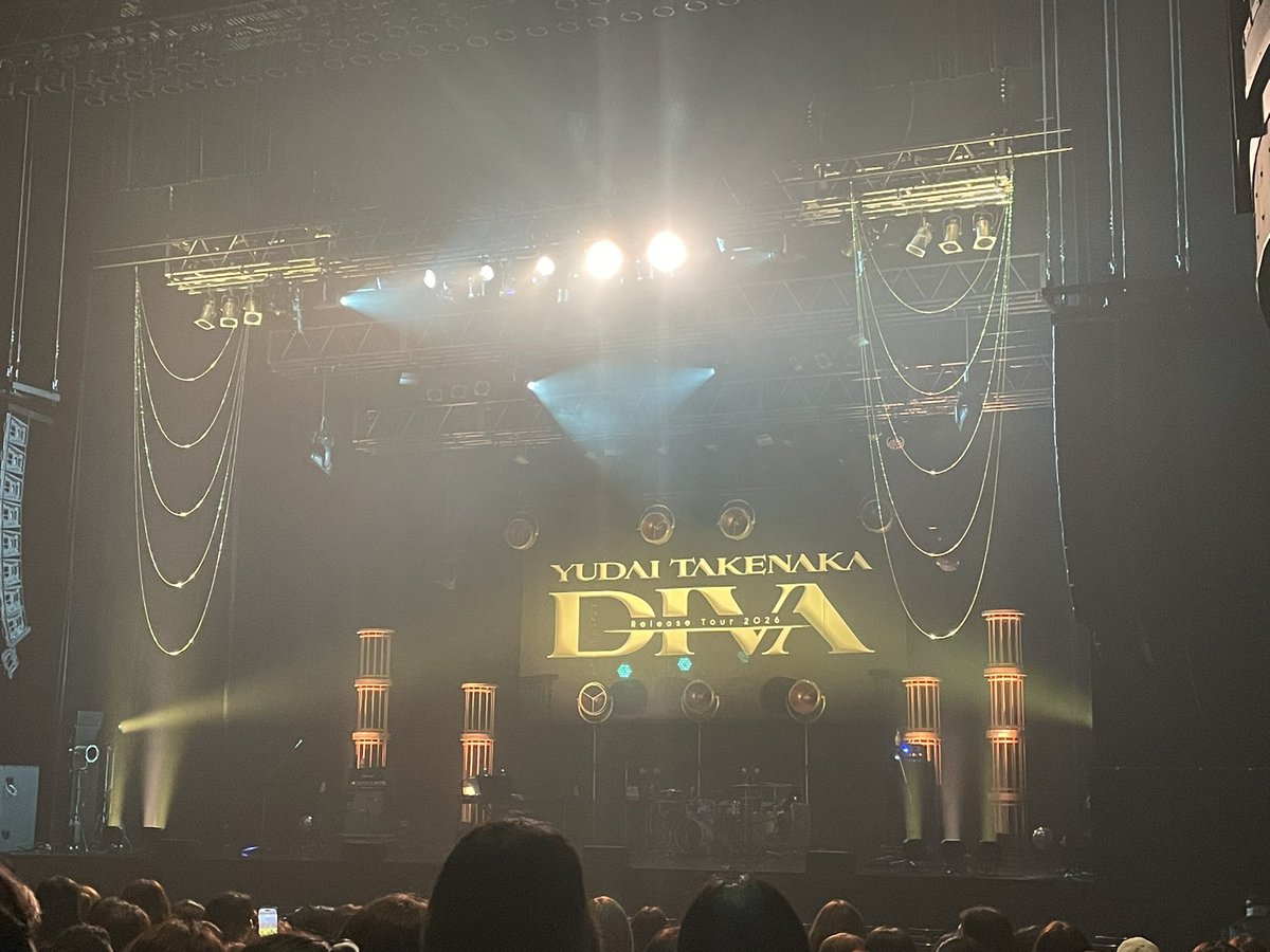 5xrqq's tweet photo. 雄大君のDIVA大阪公演来れたけど、一階後方スタンディング遠過ぎる😭 https://t.co/hHRHijNVu4