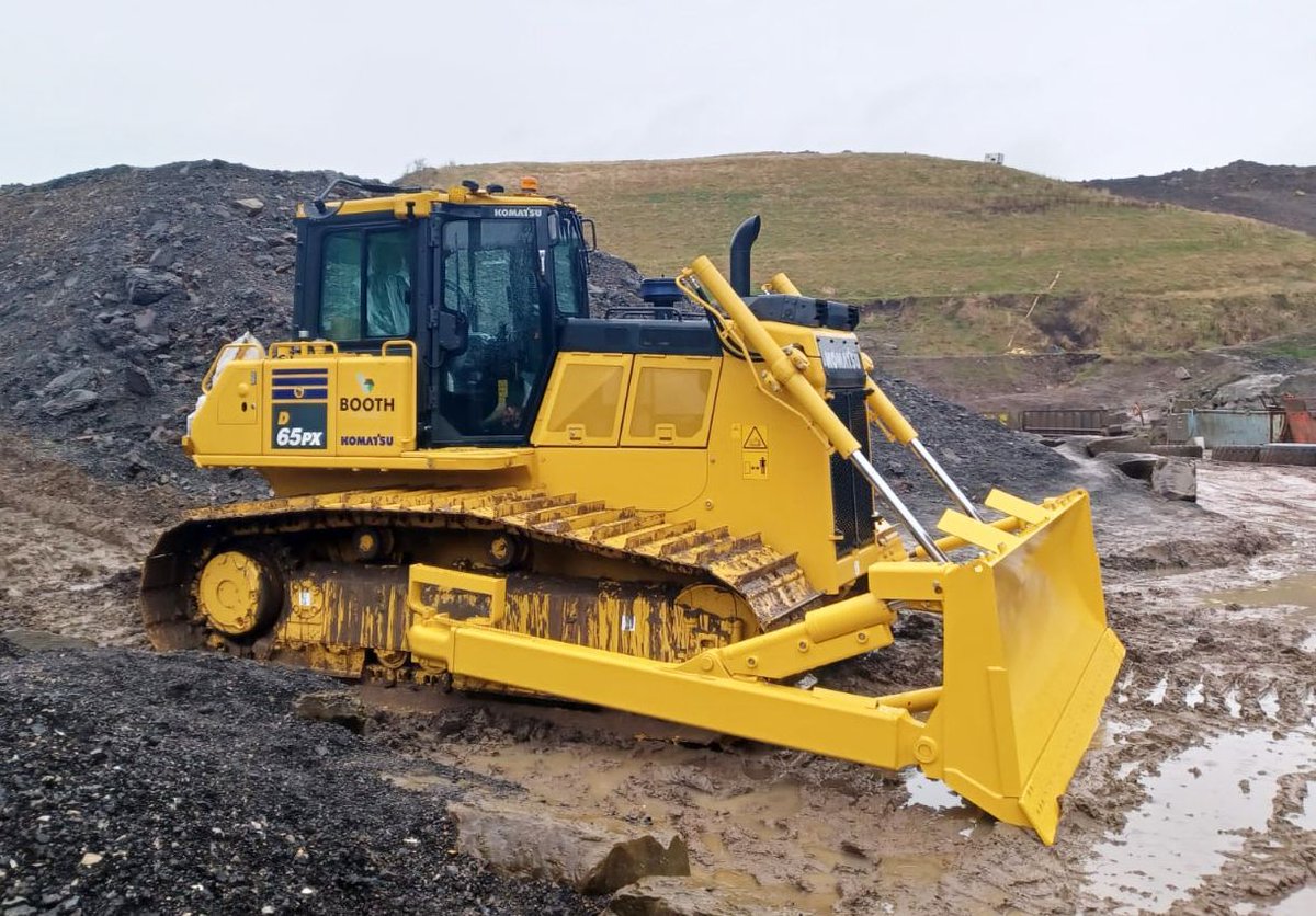 McHaleKomatsu's tweet image. Two (out of three) Komatsu D65PX-18 Dozers onsite in the quarries for Booth Ventures.

Engine Power: 220 HP @ 1,950 rpm
Operating Weight: 23,000 kg
Blade Capacity: 3.69m³

Learn more: buff.ly/MdmZrpF

#creatingvaluetogether #mchalekomatsu #komatsu #D65