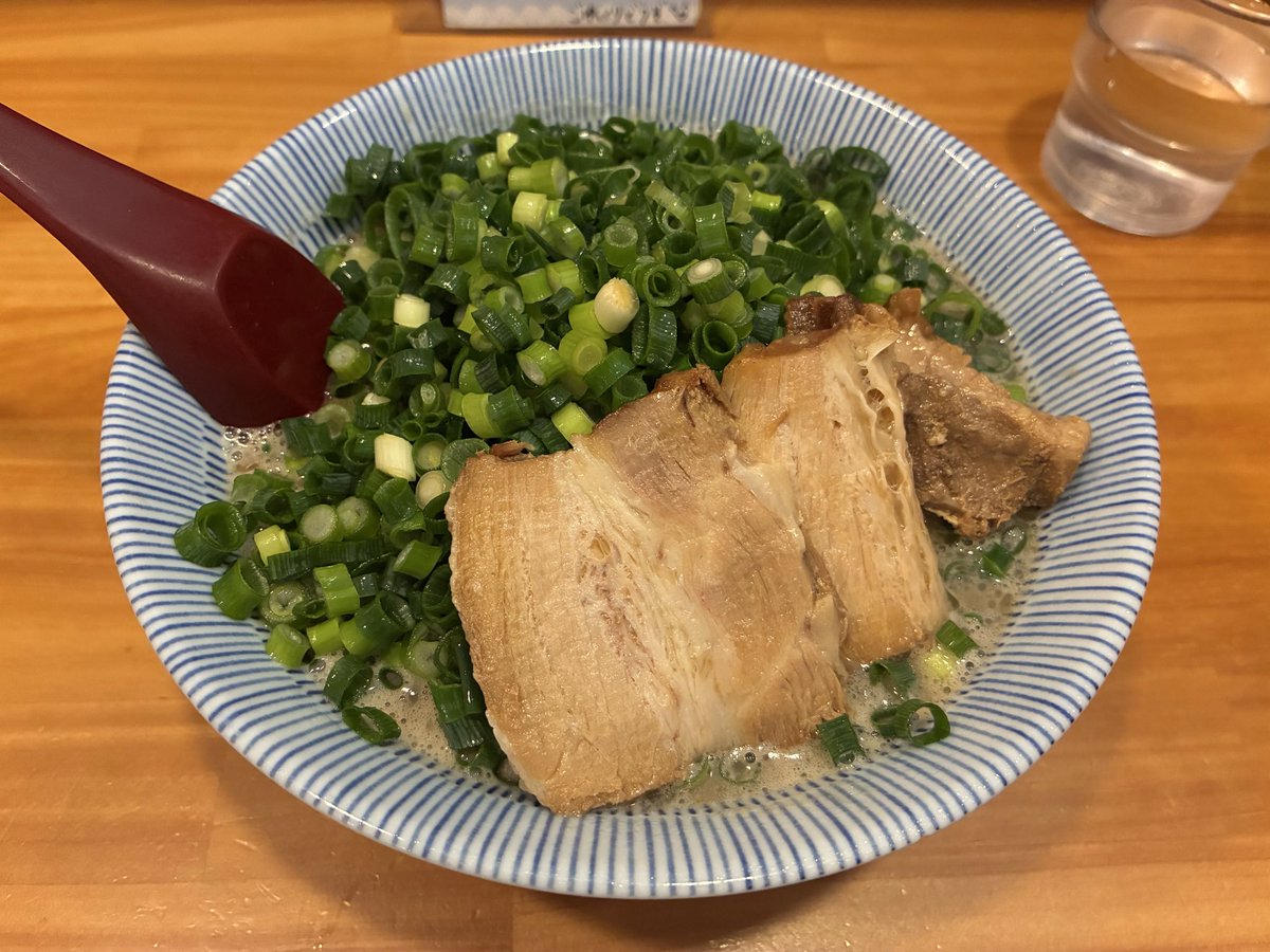 asutako33's tweet photo. ラーメン加藤オフ会完了🍜
寿命が1〜2年延びたわ https://t.co/sKw7tWkfeq