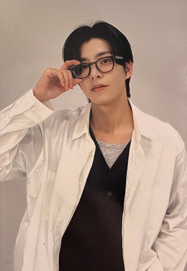 men (jake) with glasses are hot

#제이크 #JAKE
