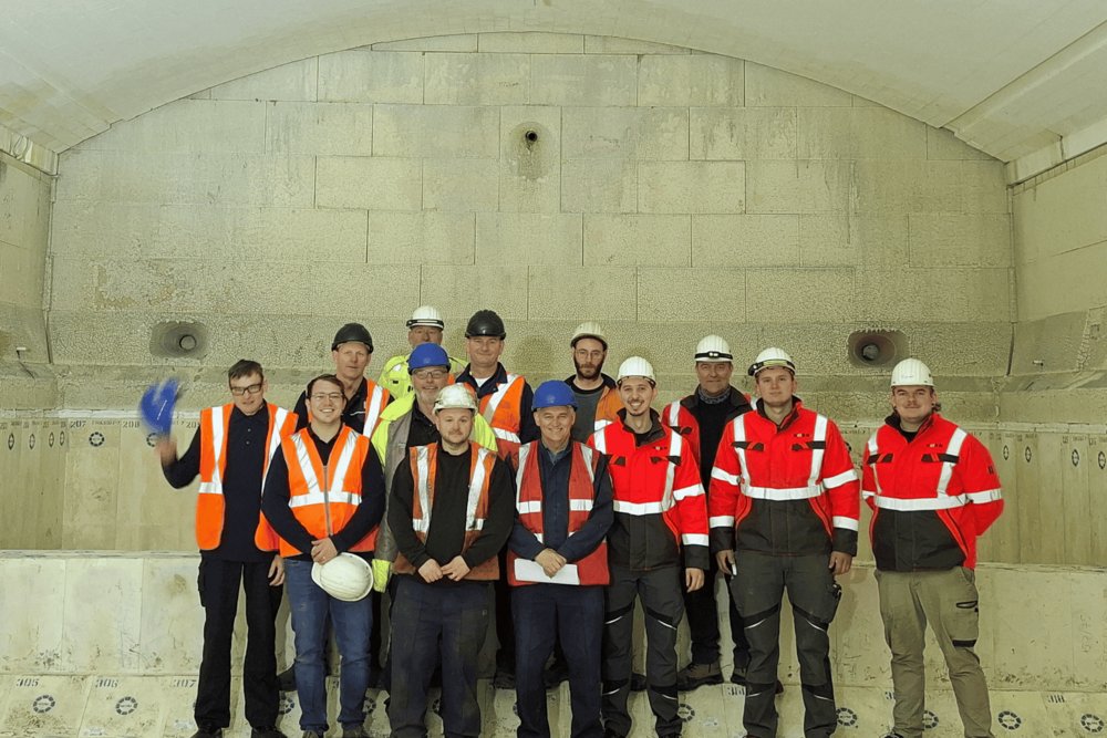 glassonweb.com tweet media