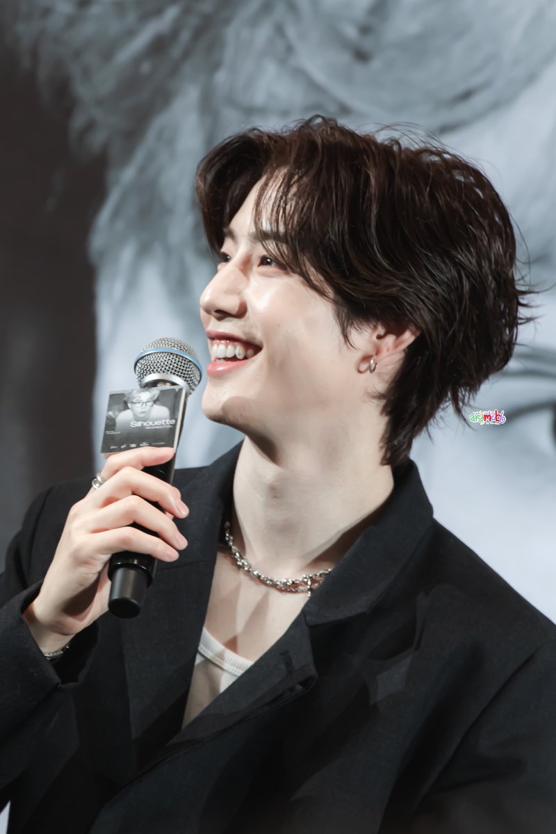 my smile.🥰

<a href="/marktuan/">Mark Tuan</a> #MarkTuan      
MARK TUAN SILHOUETTE FANCON #MarkTuanTheShapeOfYou_PressCon