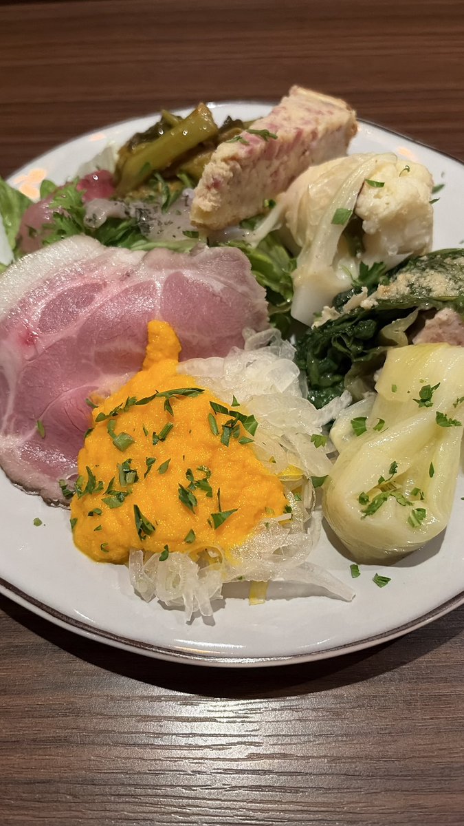 今日は春っぽい色合いというか、あんまり茶色くないな！（失礼）