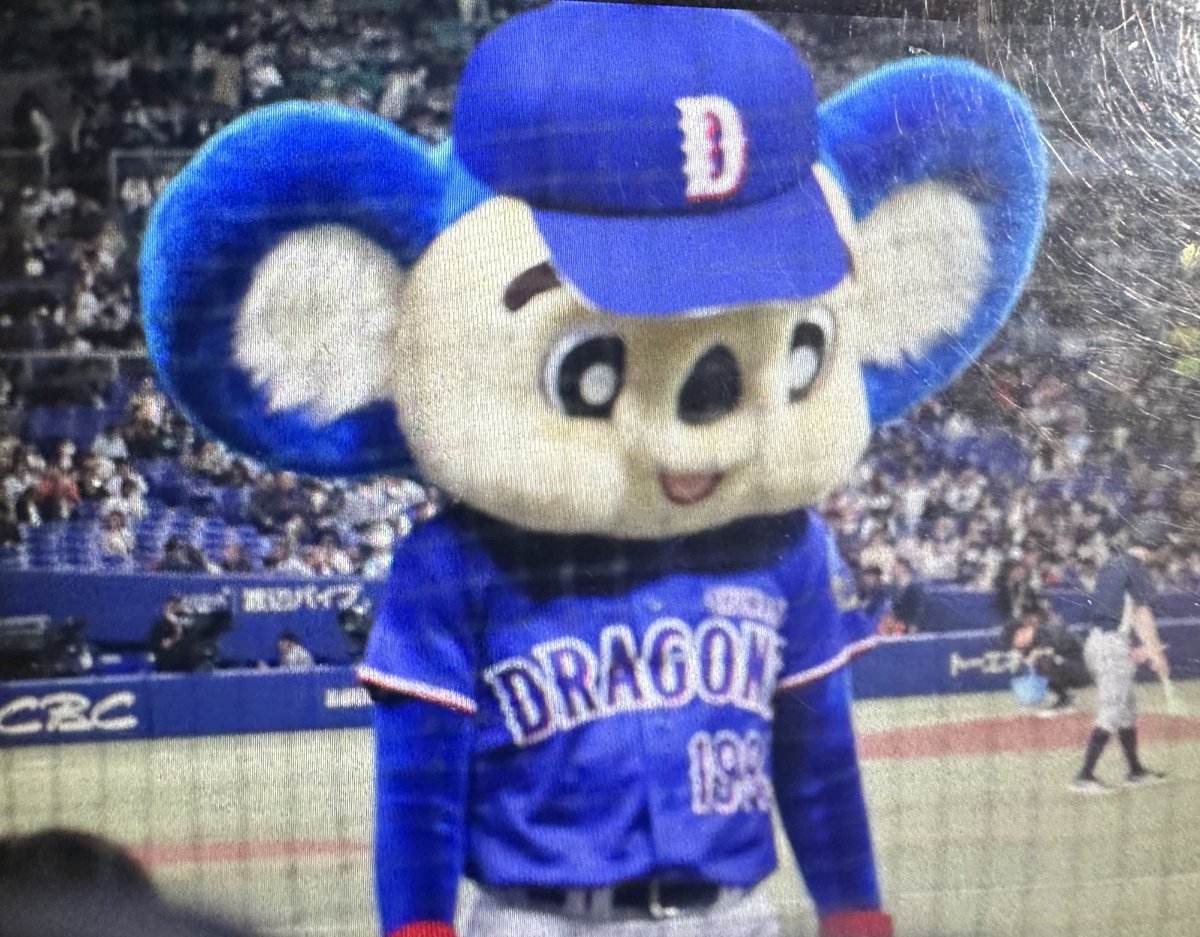 ドアラさんは中日ドラゴンズのビジターユニホームでした