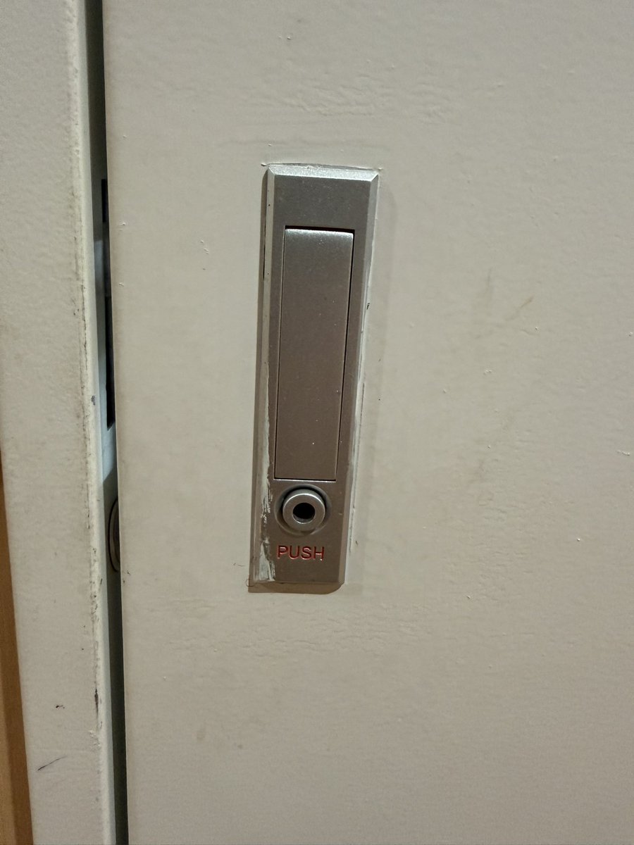 幼稚園児に閉じ込められると思わなかった
この鍵怖い