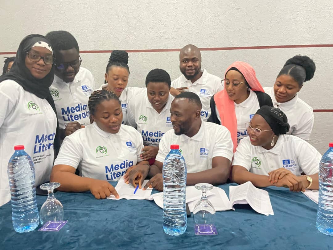 civic_watch's tweet photo. #HappyWeekend
For #ThrowbackFriday, we are highlighting our Young Master Trainers in Media & Information Literacy.
They promote #SafeDigitalSpaces, critical thinking, empathy, & fight hate speech & violent extremism.
Who do you recognize?
#MIL
#ThinkB4UClick https://t.co/gLsP3TMRWA