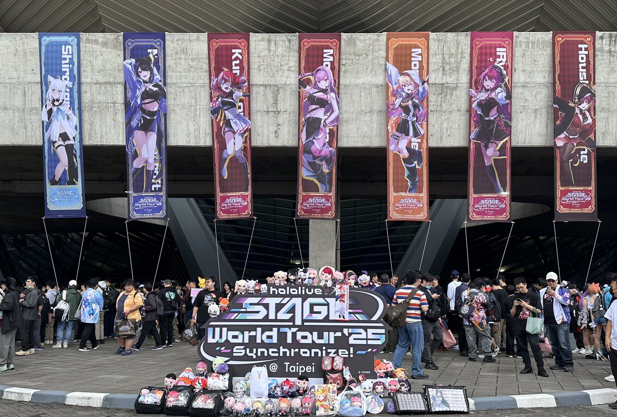 bocchss's tweet photo. hololive STAGE World Tour '25 -Synchronize!- @ Taipei
#hololive 
@irys_en 
@momosuzunene 
@moricalliope 
@kureijiollie 
@nerissa_en 
@shirakamifubuki 
@houshoumarine https://t.co/cShV2RMoMC