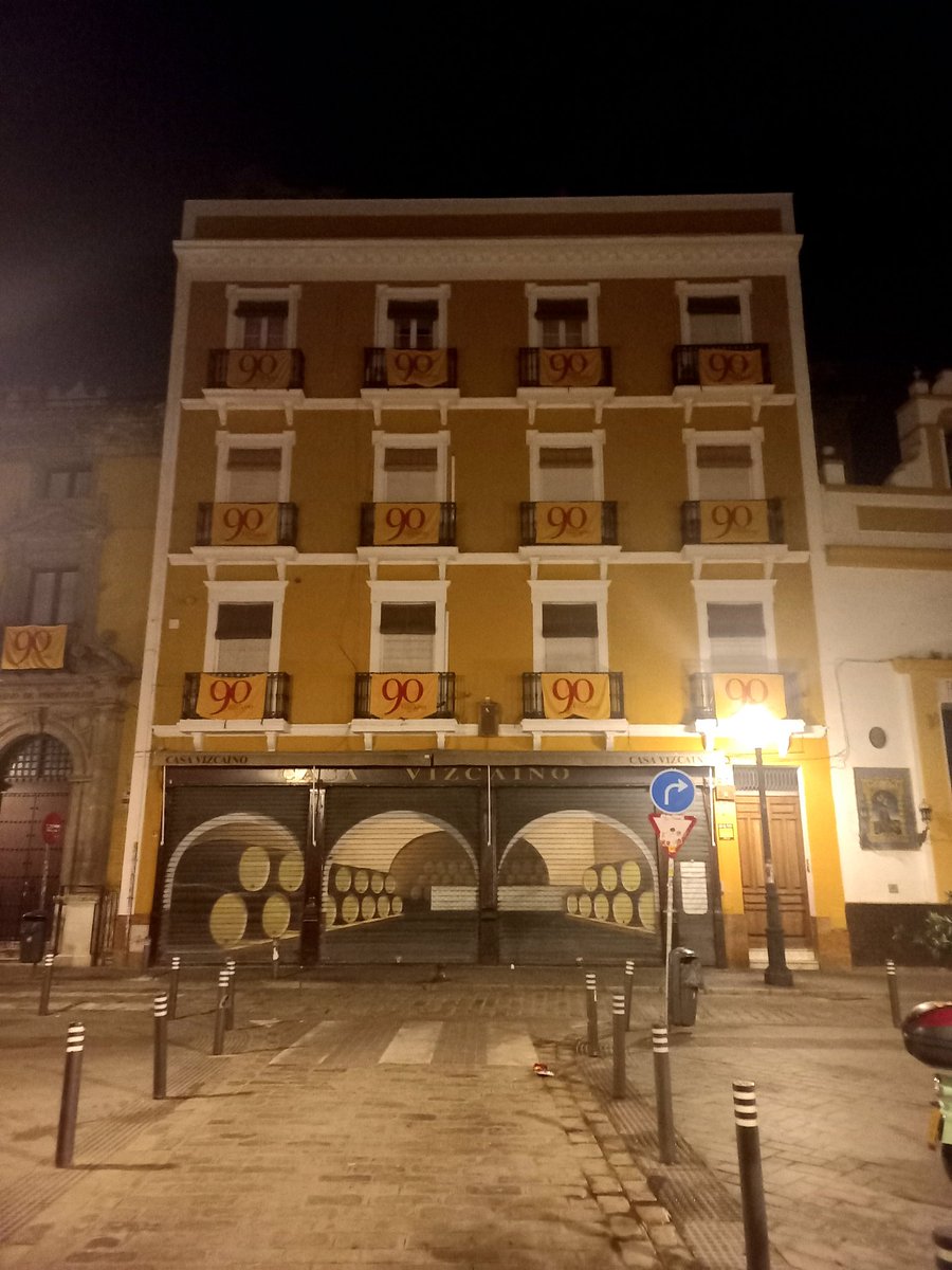 mariacharpin's tweet photo. "Casa VIZCAÍNO" ya es mayor de edad. 🍻❤️ https://t.co/JoVp3lmI6Q