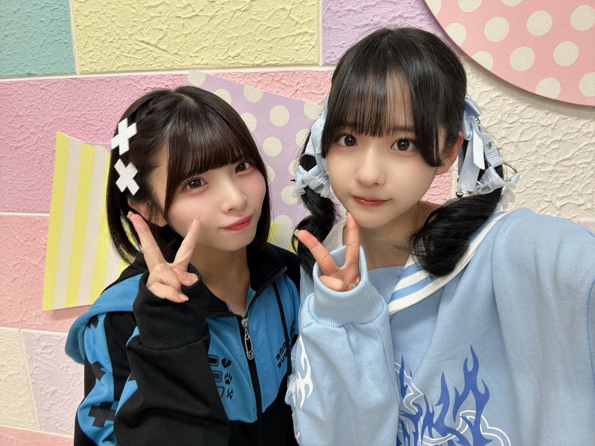 kana_afilia's tweet photo. 3/1発行の #あきかる 2026年3-4月号で
右開きの表紙に載せていただいてます🩵🖤
秋葉原にお越しの際はぜひゲットよろしくお願いします📖 https://t.co/bcU1LKRuXx