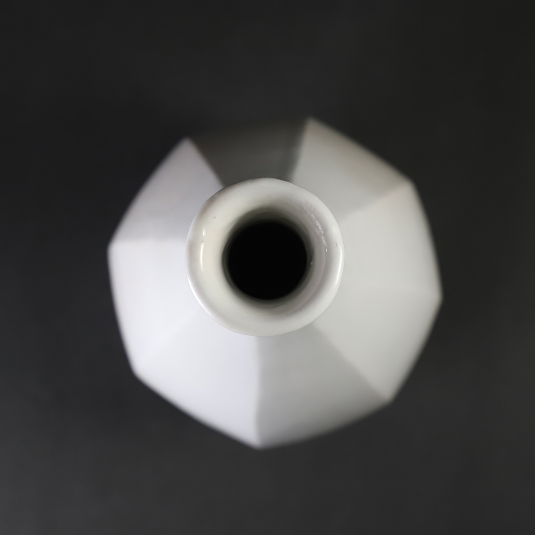 白瓷面取瓶」 唐津・厳木町の山深い浪瀬窯で #竹花正弘 先生が薪を一本