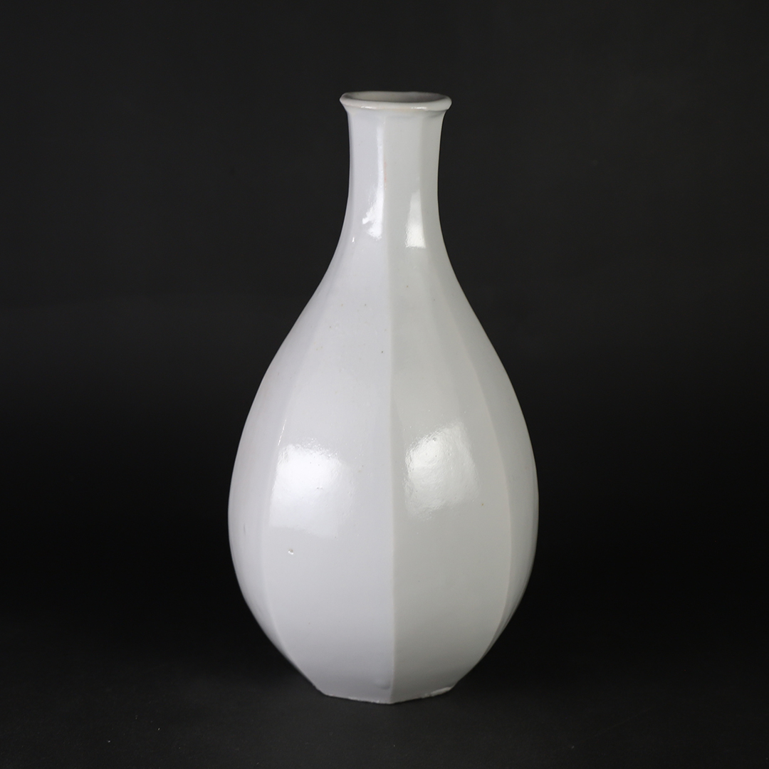 白瓷面取瓶」 唐津・厳木町の山深い浪瀬窯で #竹花正弘 先生が薪を一本