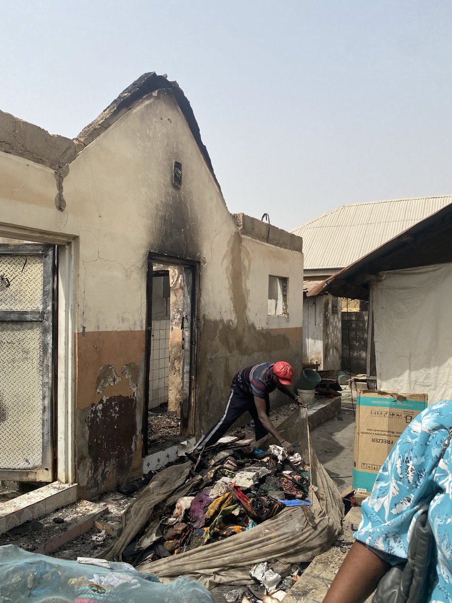 Jameela40323081's tweet photo. @channelstv @nemanigeria Help get a new home for my mother
Please retweet so it can reach those that can help🙏🏼🙏🏼 https://t.co/GGRpga6S1B