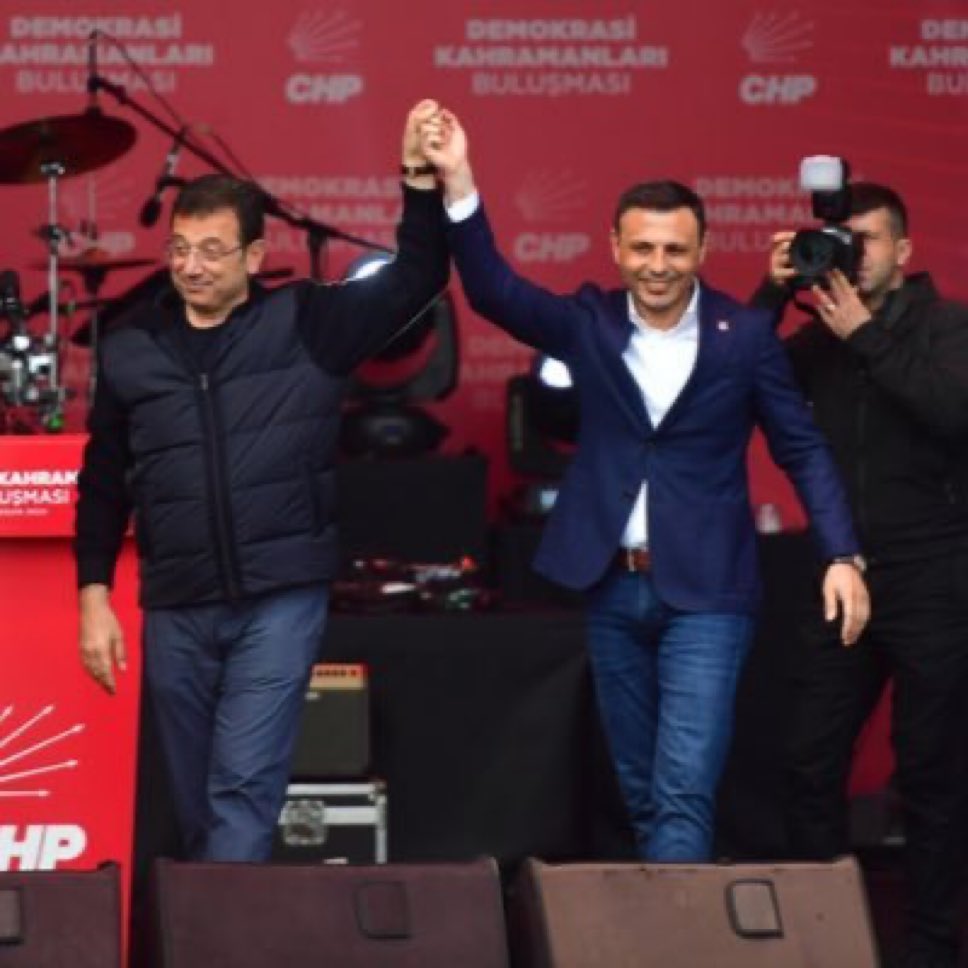 Akp Kayyımı GT öte dursun…

Cumhuriyet Halk Partisi İstanbul İl Başkanımız Sn. Özgür Çelik !

Partimizin kararına saygı duymayanları birilerinin deyişiyle “Partiden ayıralım”