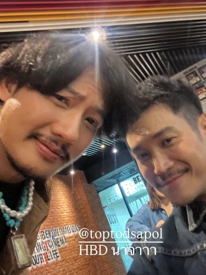 นี่แหละ ๆๆ บุคคลที่มีรูปน้องท็อปในโทรศัพท์เยอะที่สุด ไม่ซ้ำใคร ไม่มีใครซ้ำ น้องท็อปกล้องพี่เป้ นี่แหละ ๆๆ ไม่ต้องพิมพ์ไรเยอะ รู้กัน 🥰