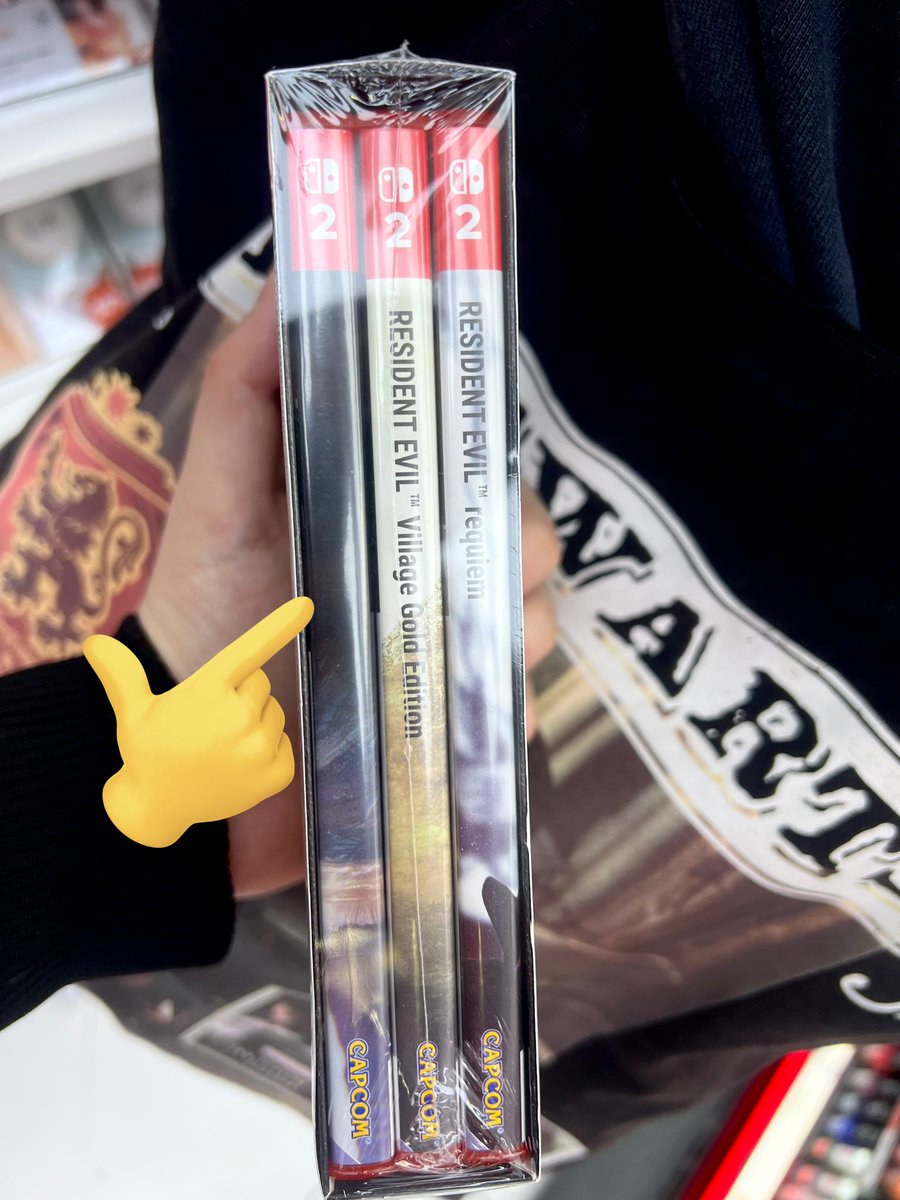 Ya tengo Resident Evil Generation Pack, por este precio se hace la excepción de la tarjetita llave, pero… ¿Capcom, dónde están las letras del lomo de mi Resident Evil VII?🤔