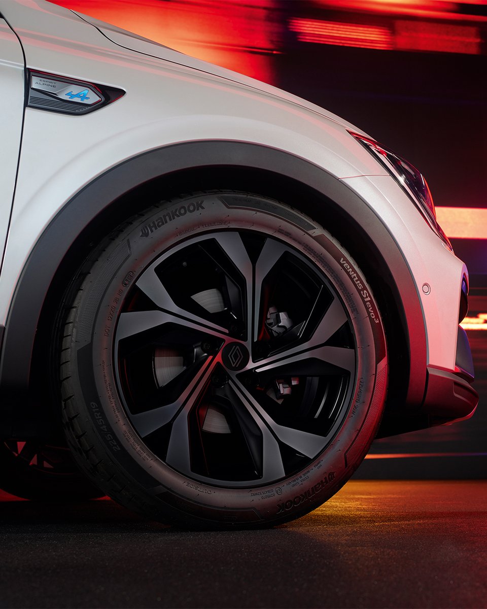 Renault Middle East tweet media