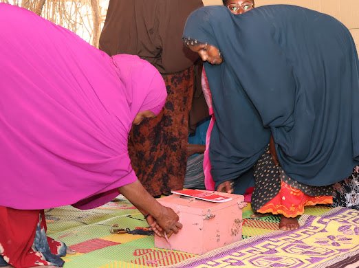 UKinKenya's tweet photo. From box savings to shared aspirations!

The HRH The Duchess of Edinburgh heard how the Village Savings &amp; Loan Association of 21 members is pooling resources, supporting one another to invest, grow, and weather challenges. https://t.co/6LumHl8ABH