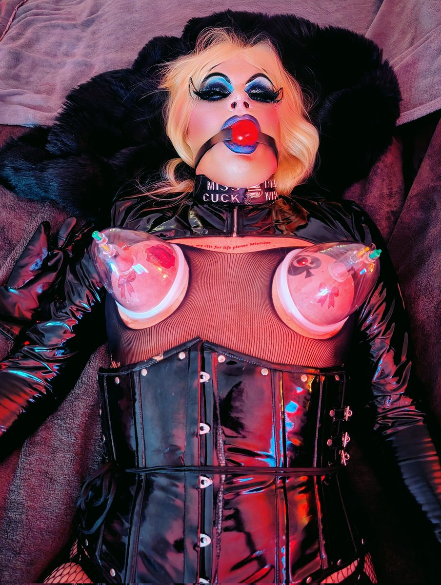 Sissy Selena 50K (not really) tweet media