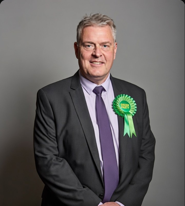 Lee Anderson this morning weighing up his options..
🥹